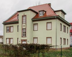 Mehrfamilienhaus / Halle
